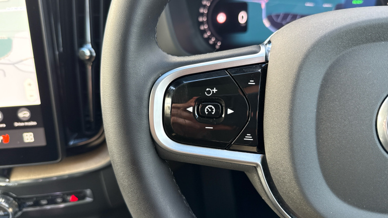 Volvo XC60 2.0 T8 [455] PHEV Ultra Dark 5dr AWD Geartronic Estate